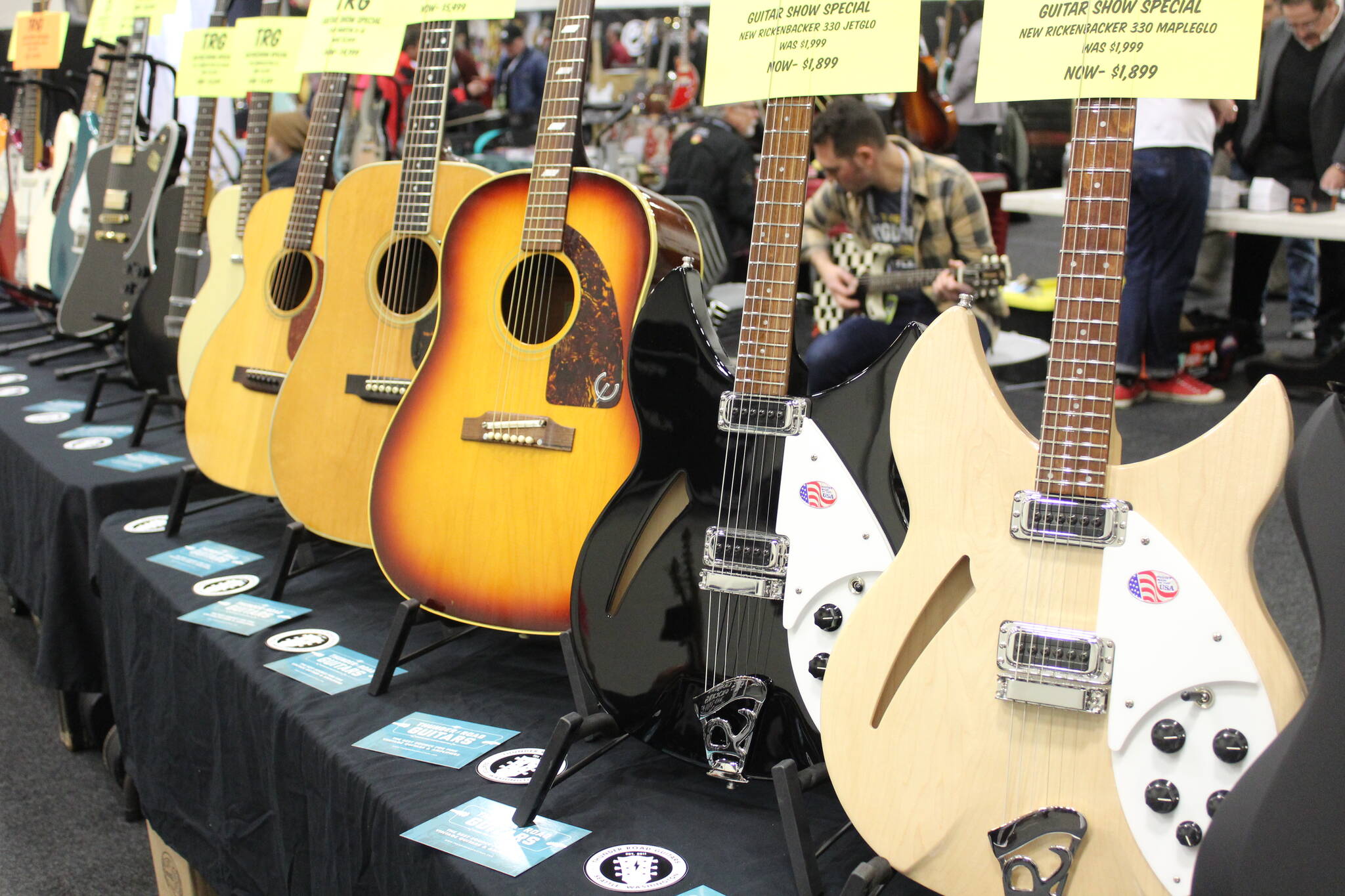 über Gitarren und Gitarristenüber Gitarren und Gitarristen  